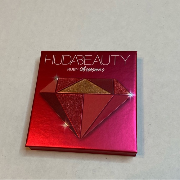 HUDA BEAUTY Other - Huda Beauty Ruby Obsessions